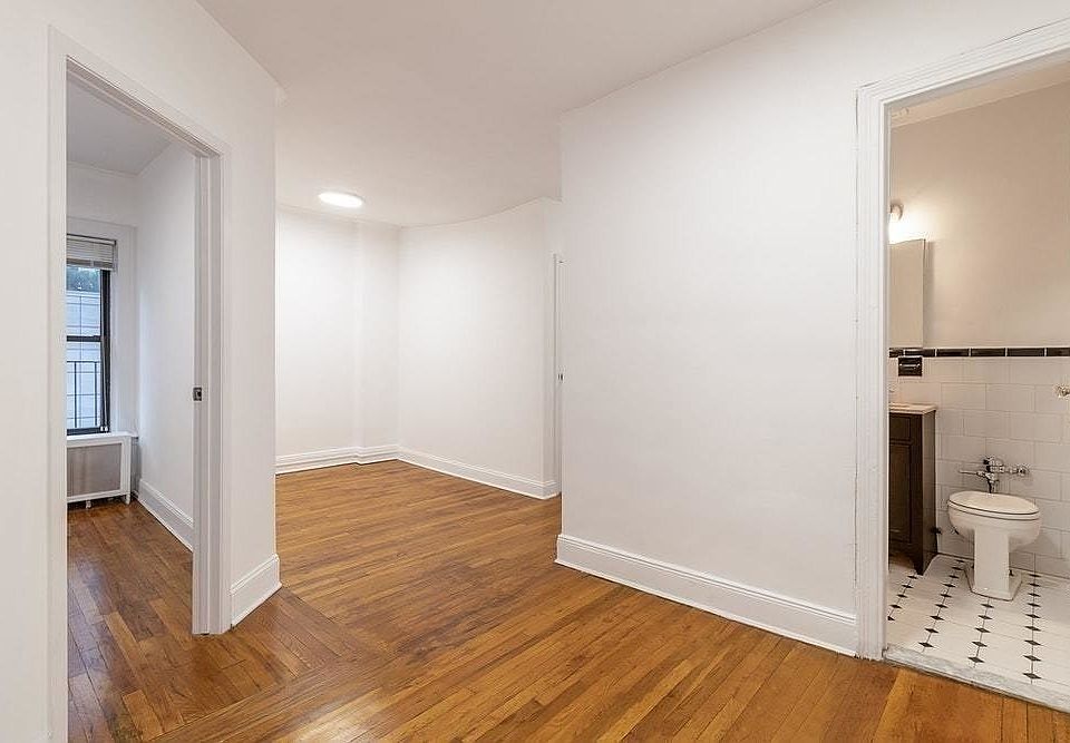1st image of 301 E 53rd St #6C
