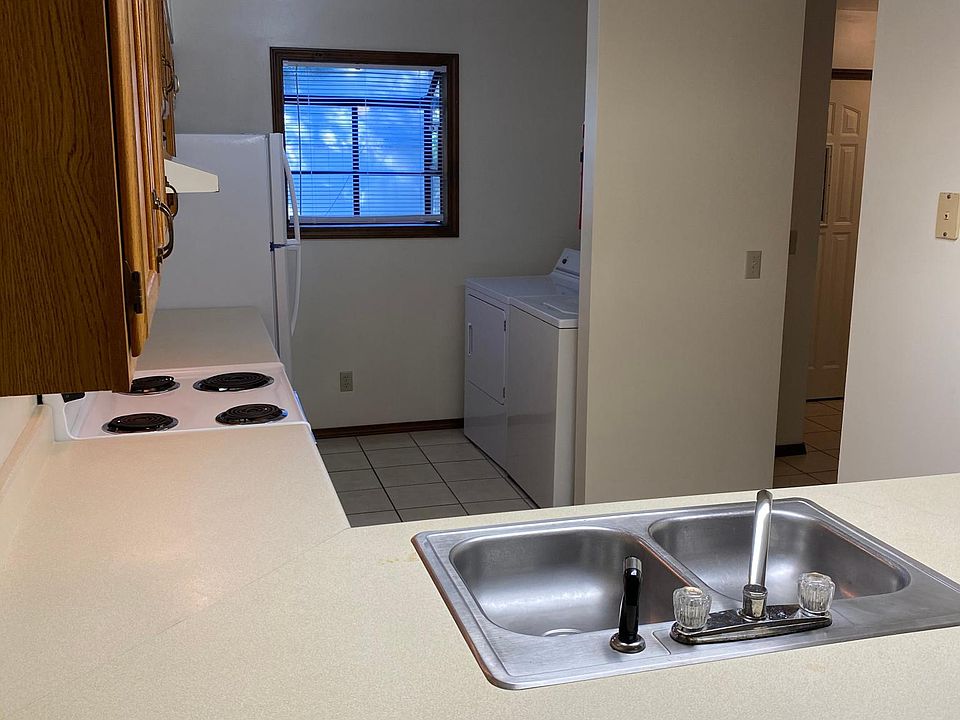 747 E Park St APT J, Carbondale, IL 62901 Zillow