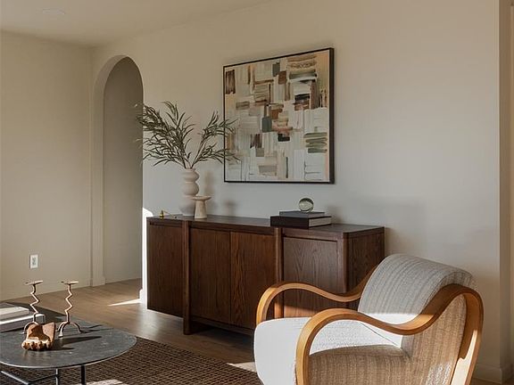 4th image of 785 Deframe Street