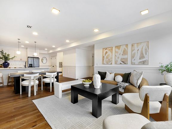 3rd image of 262 New York Ave #203