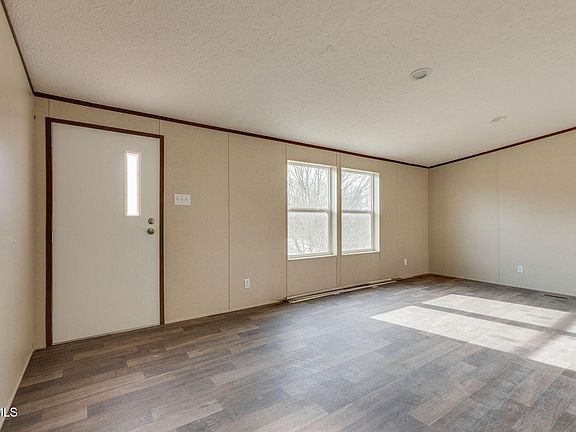 3rd image of 456 Meadow View Rd