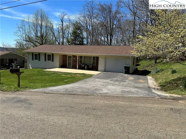 195 Lucas Street, Sparta, NC 28675