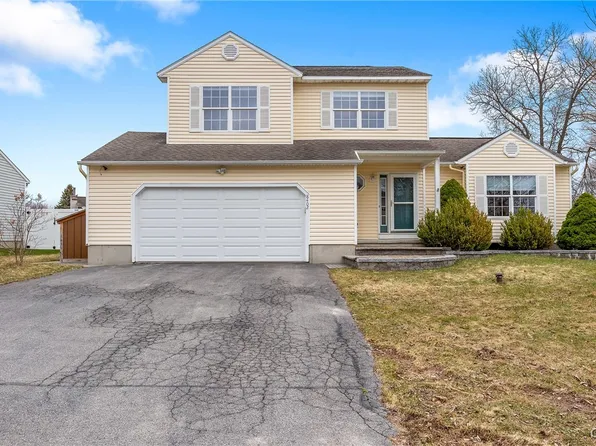 8402 Sutcliffe Dr, Liverpool, NY 13090