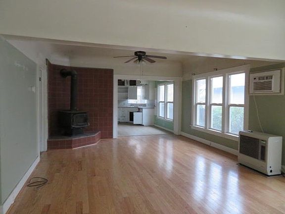 2nd image of 648 W Miner St