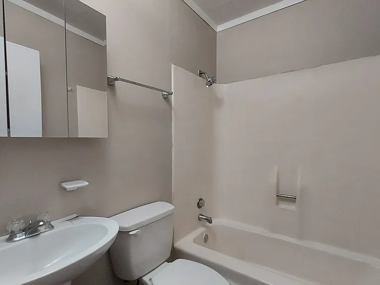 20 S Fulton Ave #3 — Photo 3