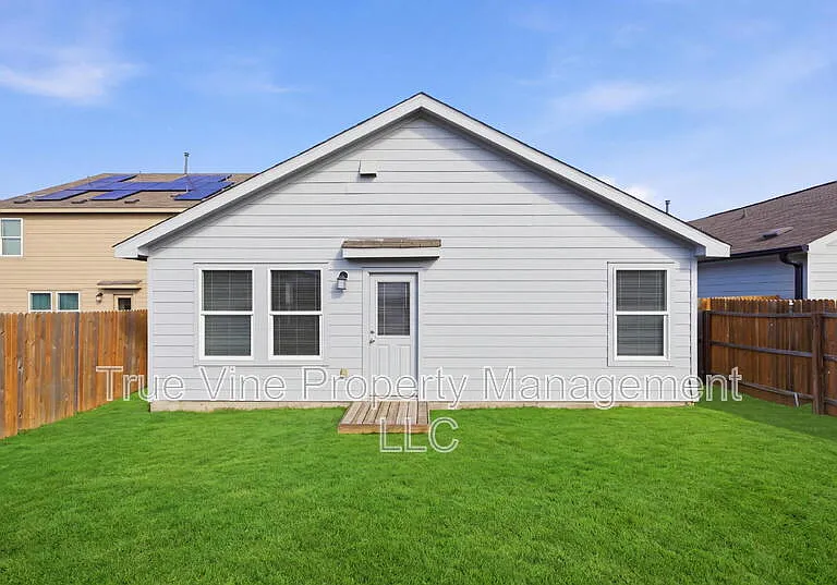 2906 Millikan Dr — Photo 2