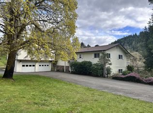 137 Wiggo Ln, Glide, OR 97443