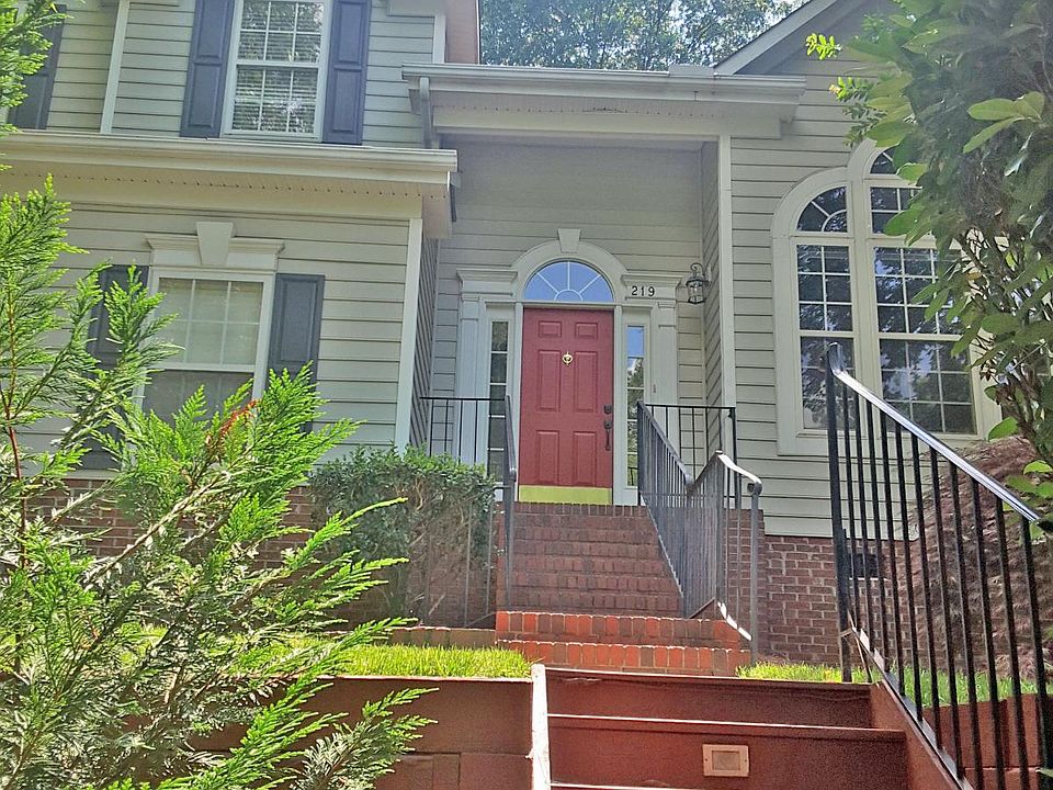 1st image of 219 Windsong Dr