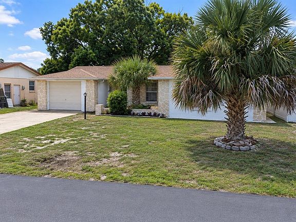 3rd image of 7904 JUDITH CRESCENT