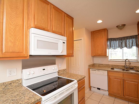 3rd image of 1013 Ashley Ave