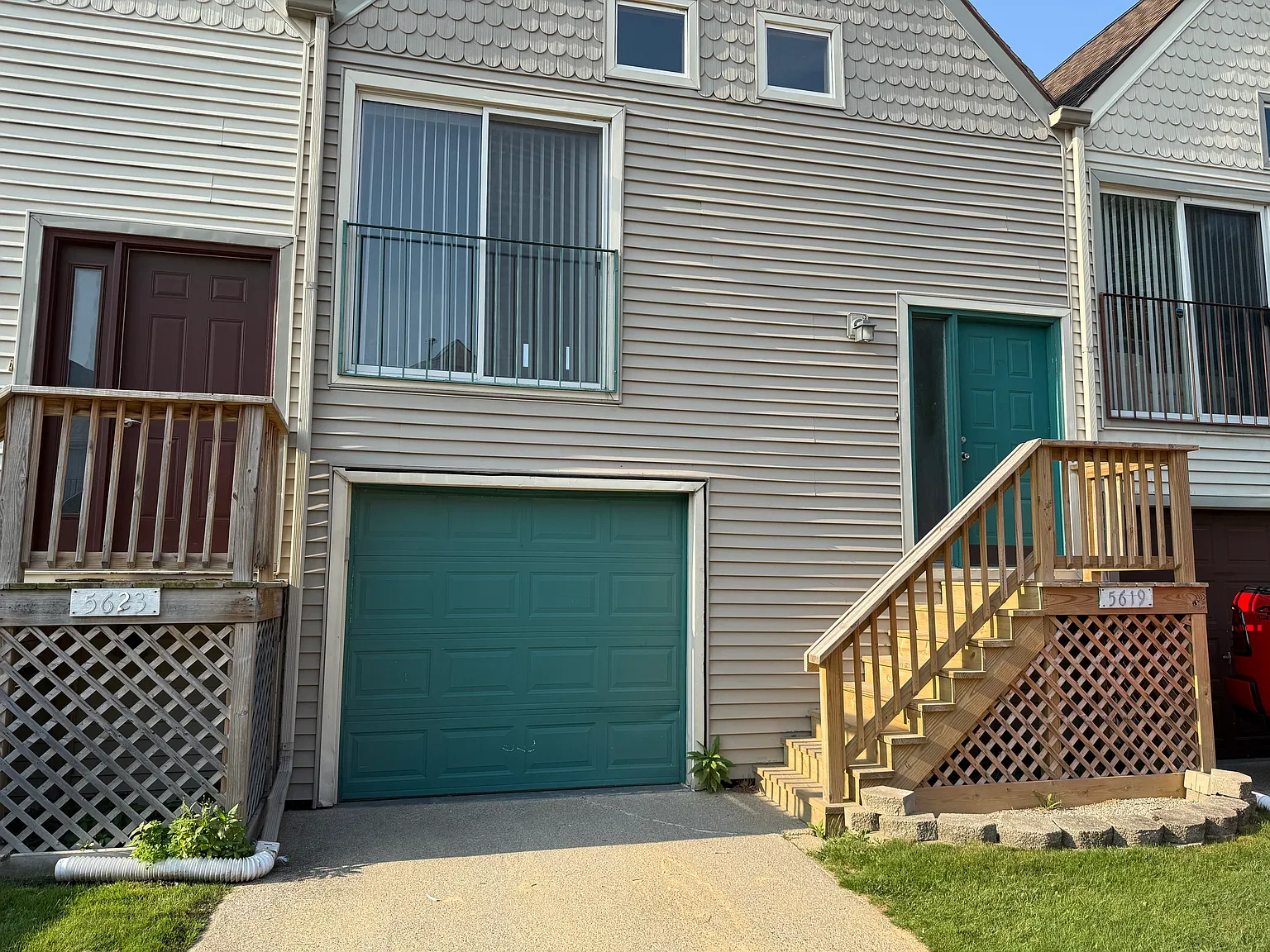 2 bed, 1080 sqft, $1,650 — Photo 2