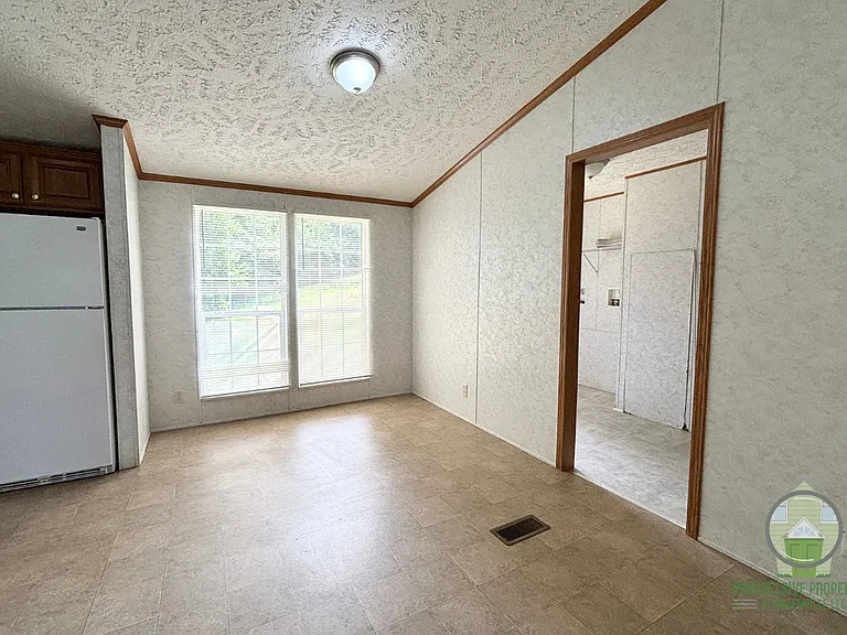 68 Honeysuckle Dr — Photo 9