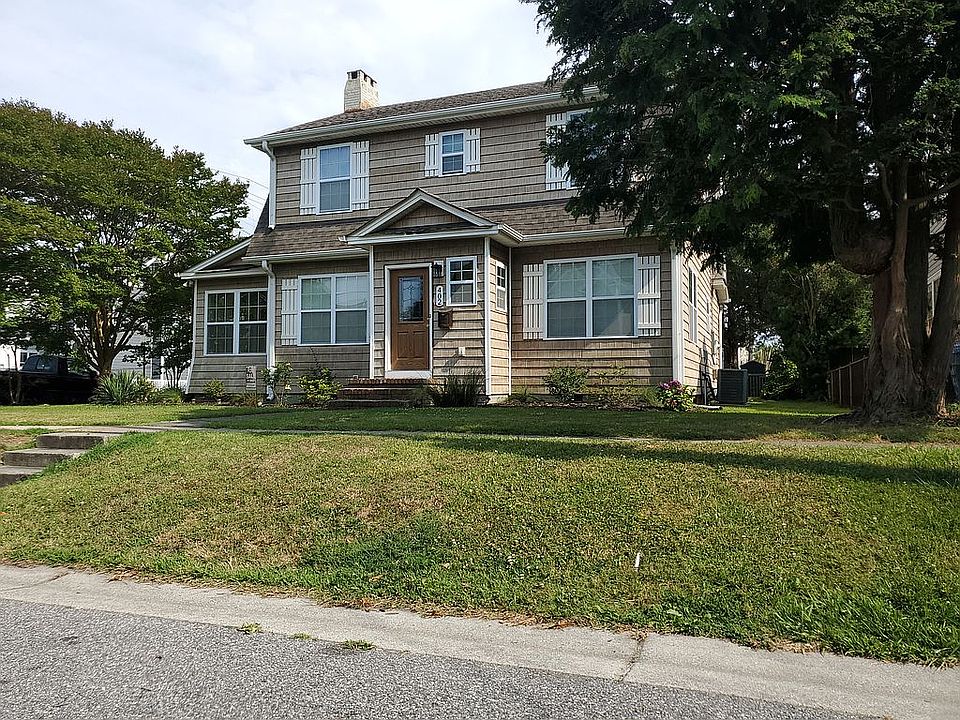1st image of 402 26th St