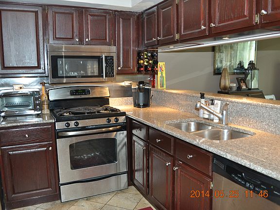 2nd image of 113 Golfview Dr