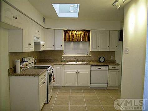 2nd image of 808 Parkmont Dr