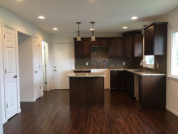 Kitchen/Dining Area