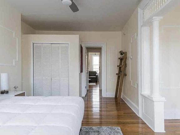 4th image of 239 1/2 Summit Ave Floor 3