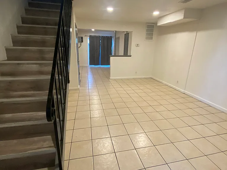 3044 Amherst Dr #4 — Photo 7