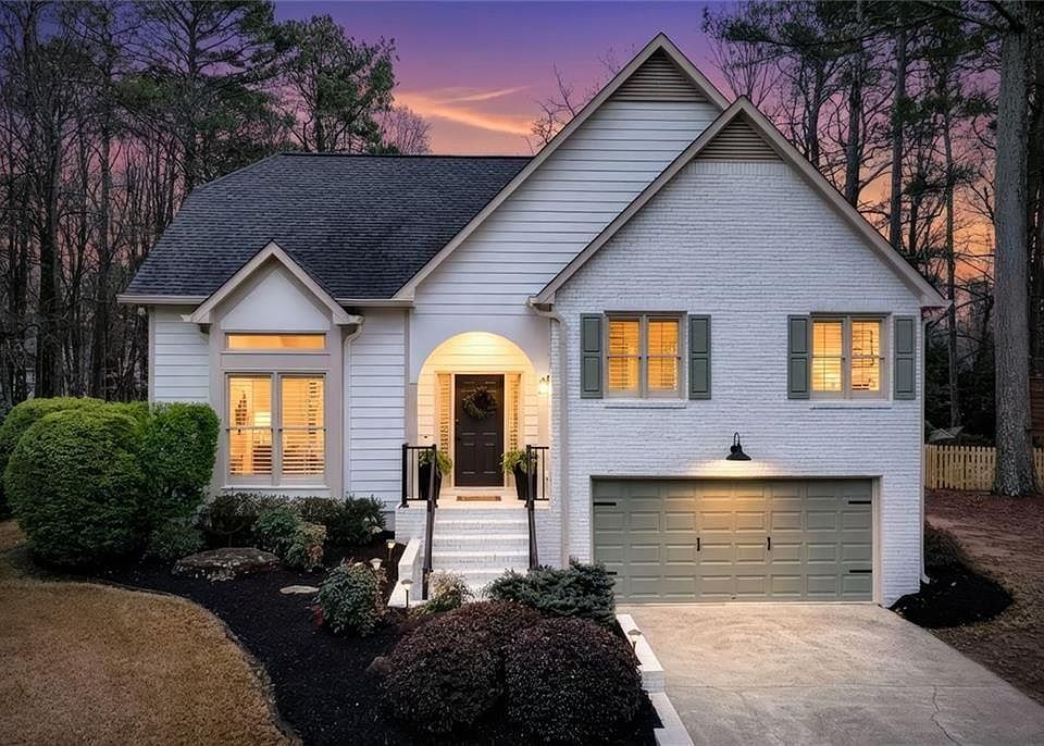 1st image of 1081 Pine Grove Dr