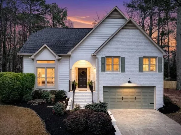 1081 Pine Grove Dr, Alpharetta, GA 30009