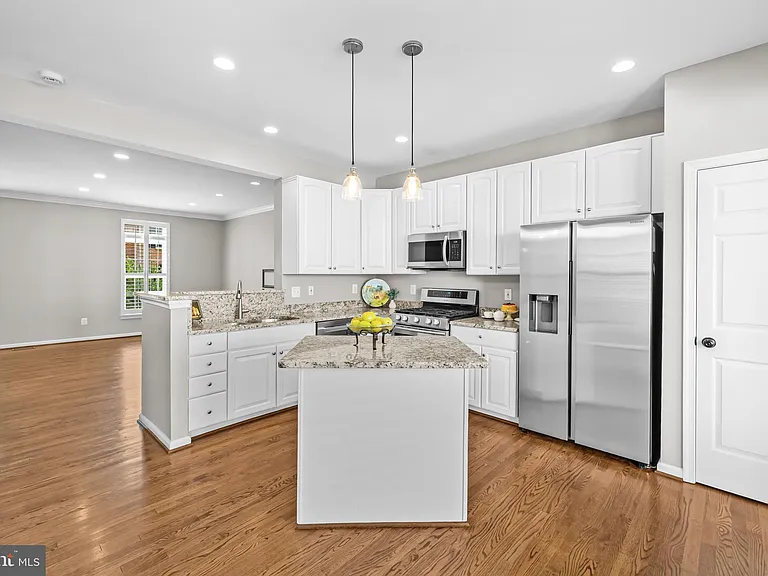 5011 Waple Ln — Photo 15