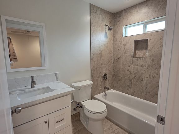 4th image of 615 N Fries Ave #613
