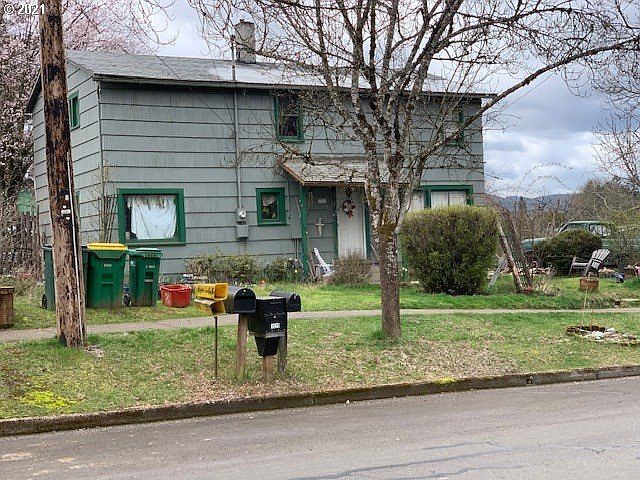 2nd image of 1520 23rd Ave
