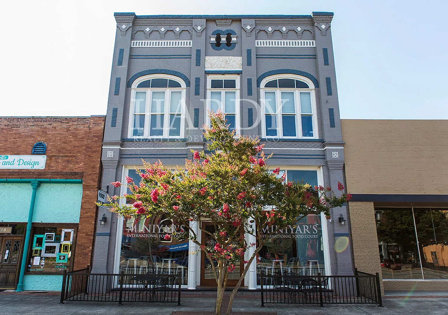 Miniyar Lofts & Food Court — Photo 4
