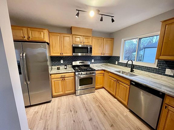 5th image of 915 E Lincoln Ave