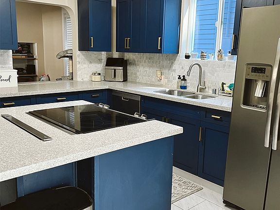 3rd image of 4832 S Thompson Avenue