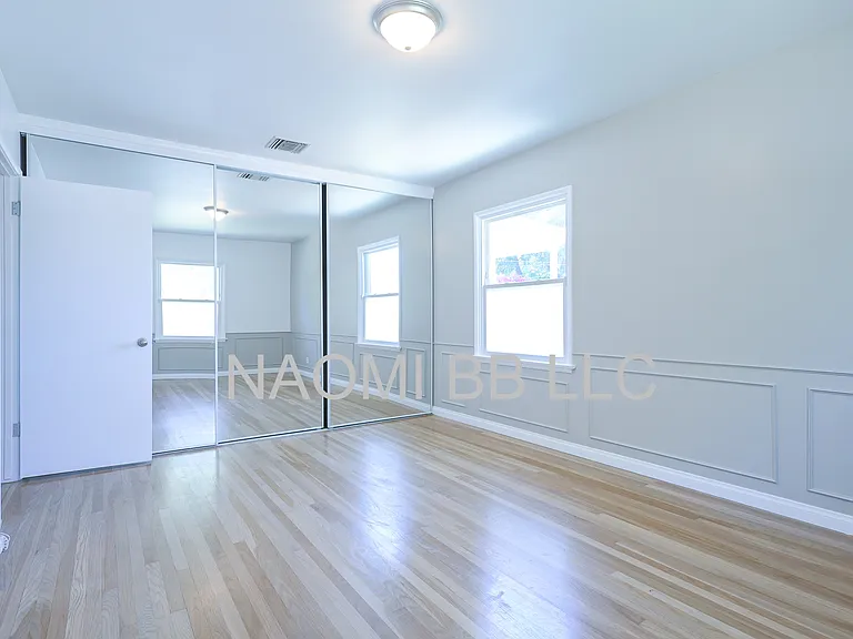501 N Naomi St — Photo 21
