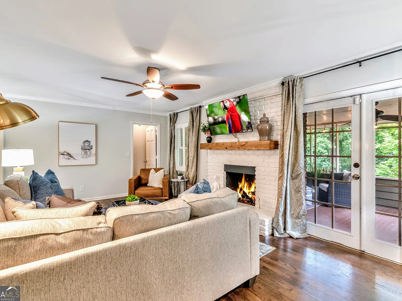 4 bed, 2.0 bath, 3893 sqft, $8,400 — Photo 3