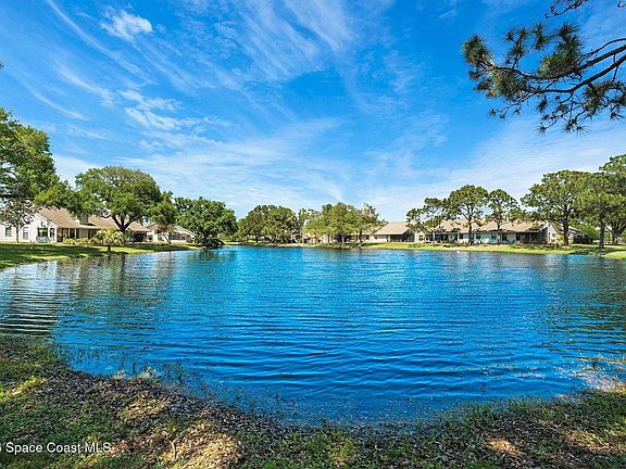 4th image of 812 Ridge Lake Dr