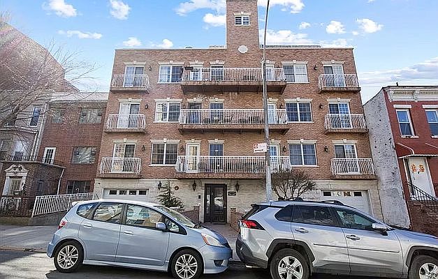 1st image of 252 18th St APT 4B