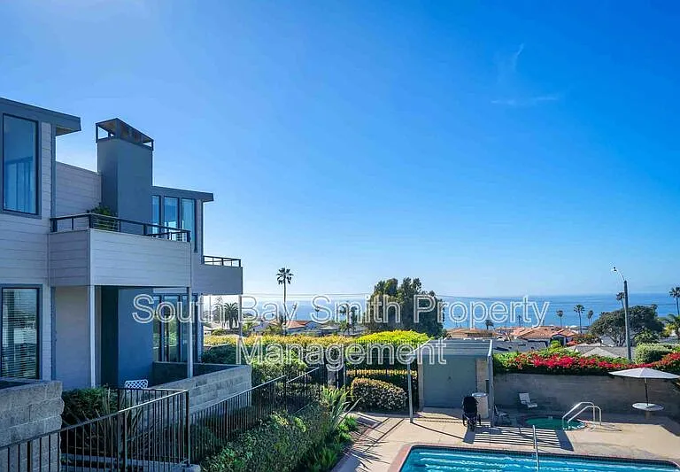 420 Palos Verdes Blvd — Photo 37