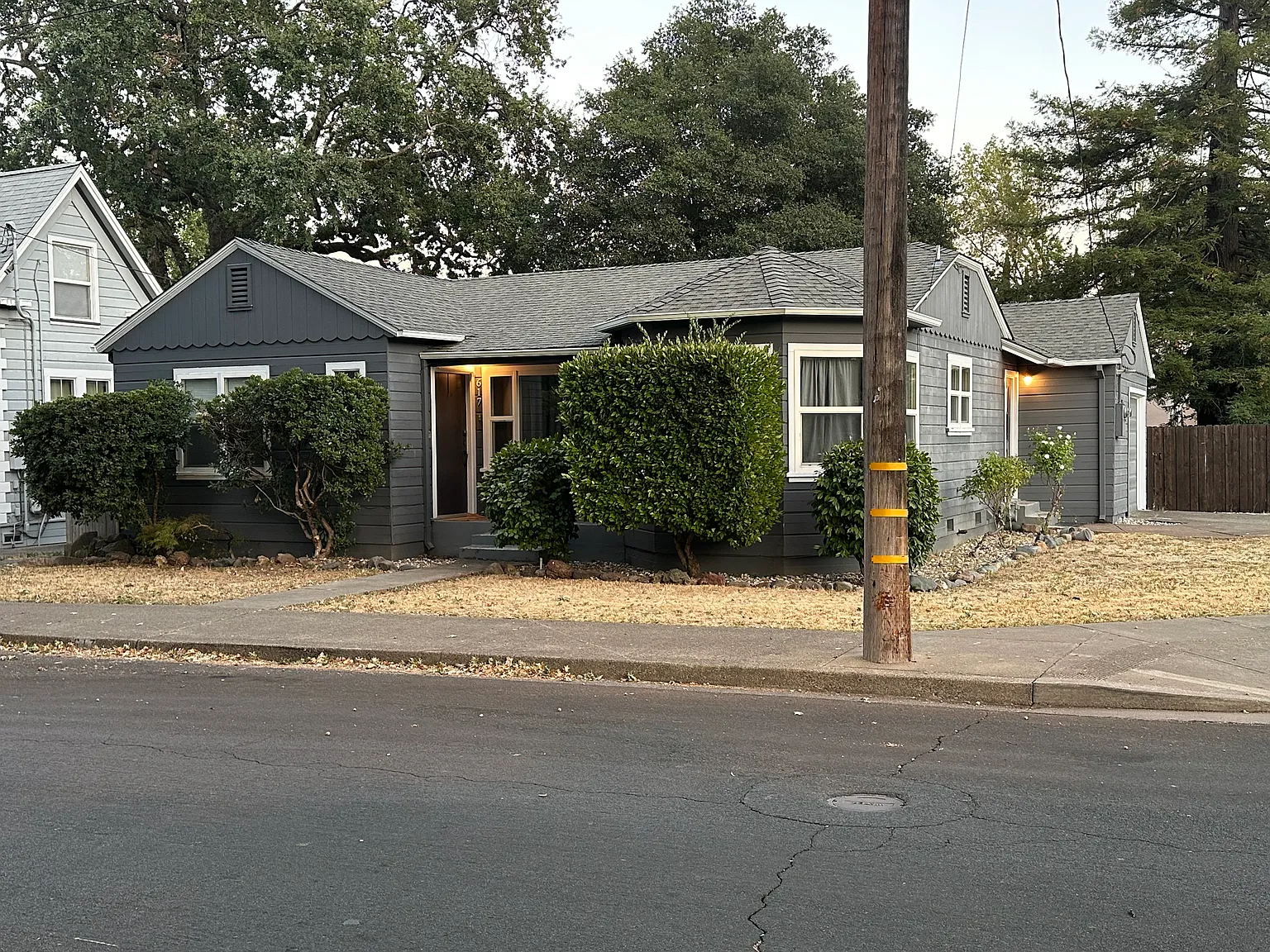617 W Standley St — Photo 1