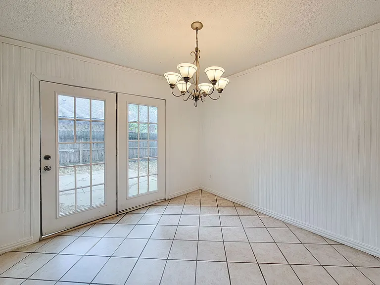 2710 Quail Creek Dr — Photo 12