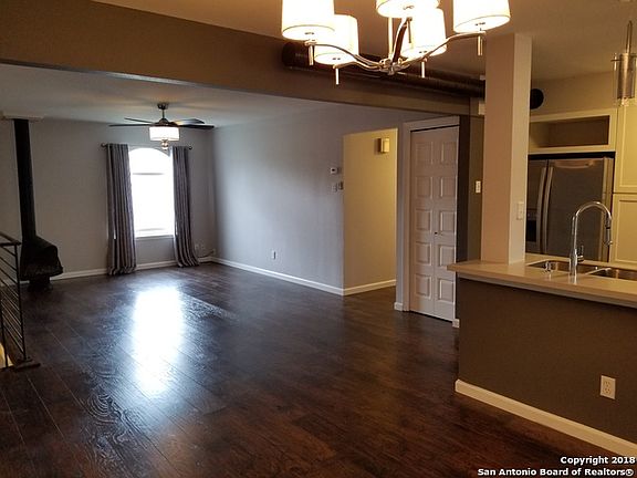 3rd image of 102 Vassar Ln