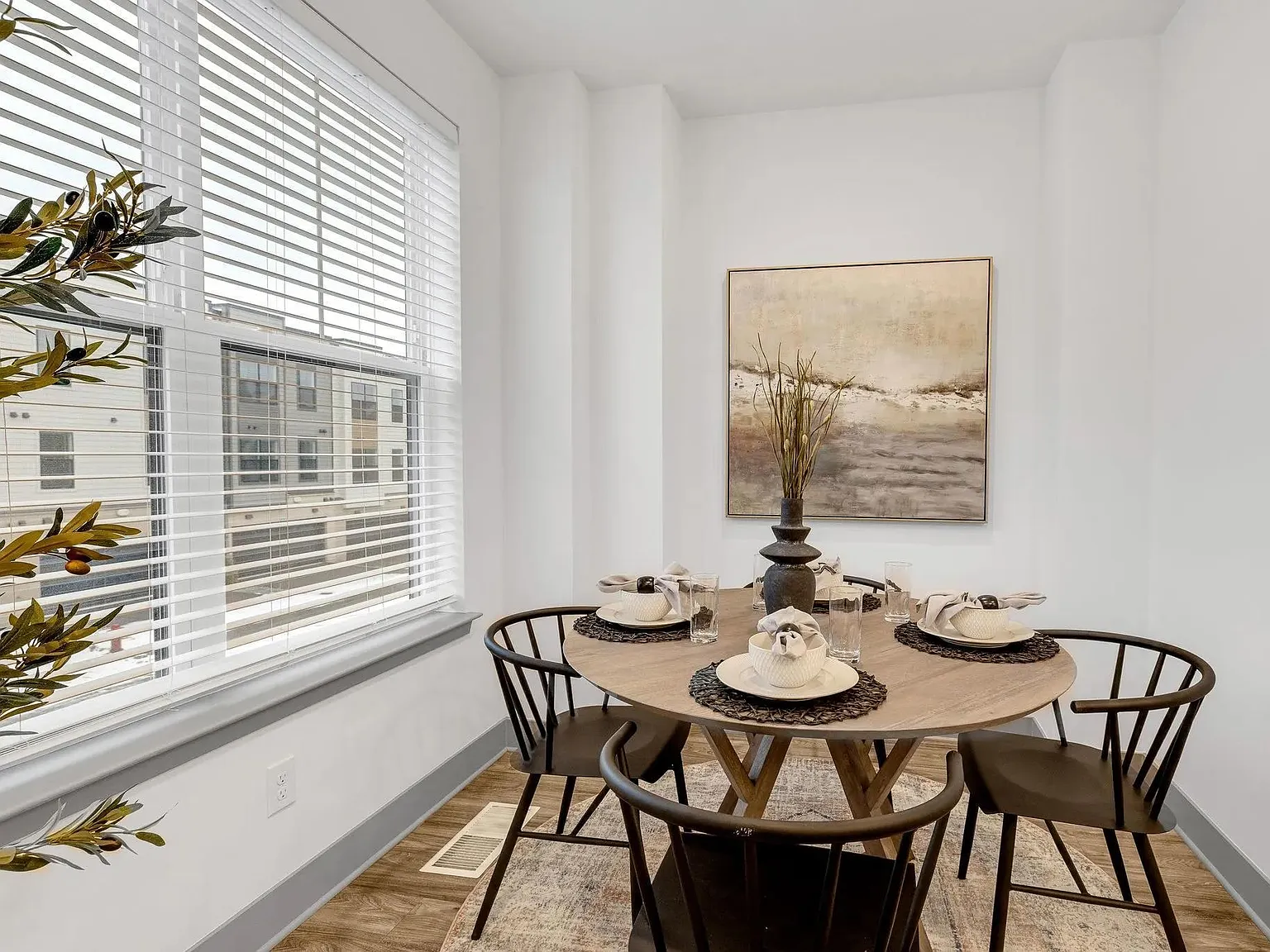 4 bed, 3.5 bath, 2265 sqft, $3,885 — Photo 3