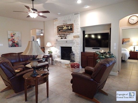 4th image of 126 Lowman Ln
