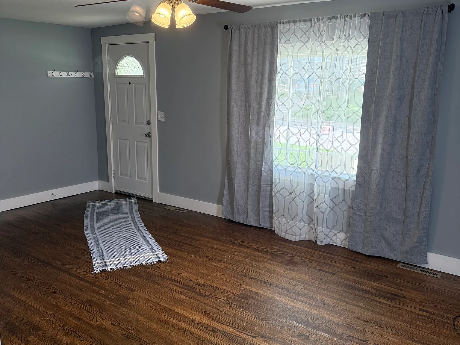 2 bed, 820 sqft, $1,200 — Photo 3