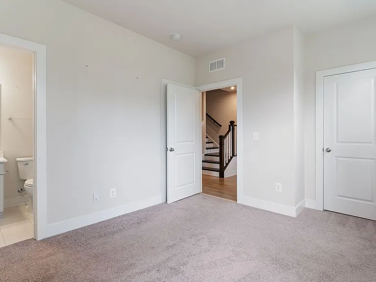 1460 Meadowlark Glen Rd — Photo 9