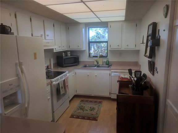 4th image of 11000 S Ocean Dr APT 4-D