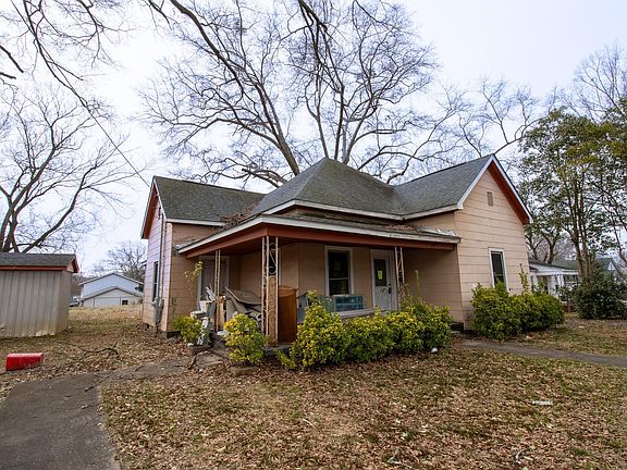 2nd image of 607 Holmes St