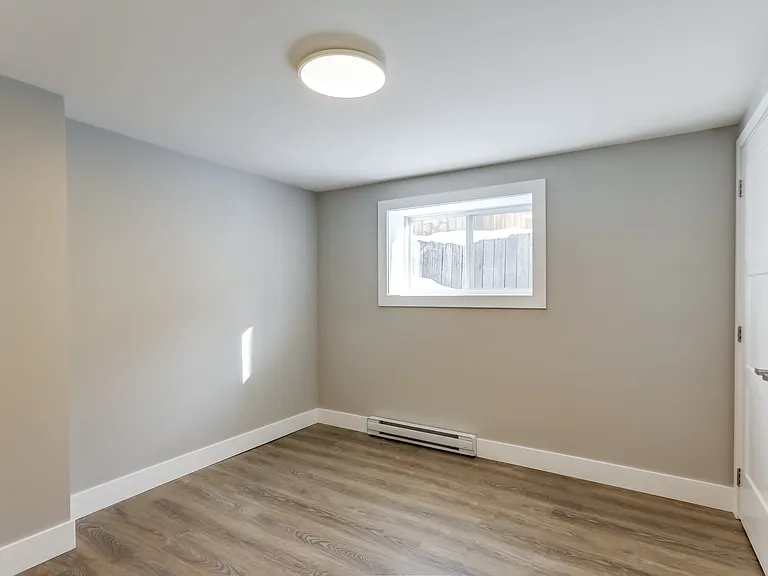 493 Gill St #BASEMENT — Photo 12
