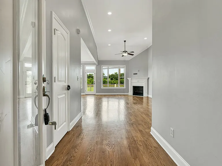 955 Dodie Dr — Photo 11