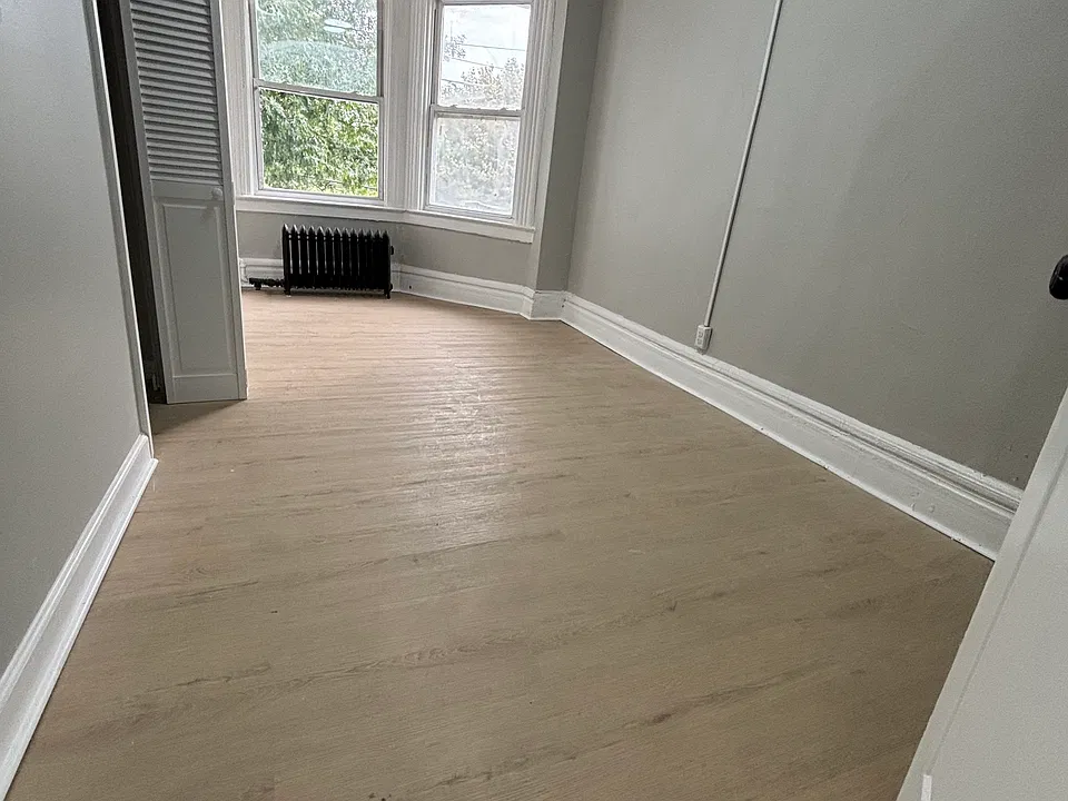 343 7th Ave W #202