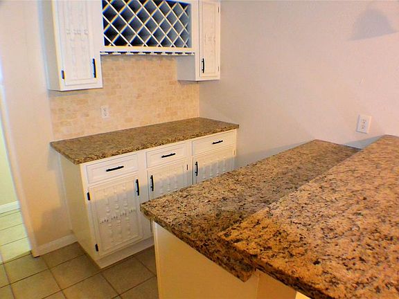4th image of 2235 Fairgreen Dr