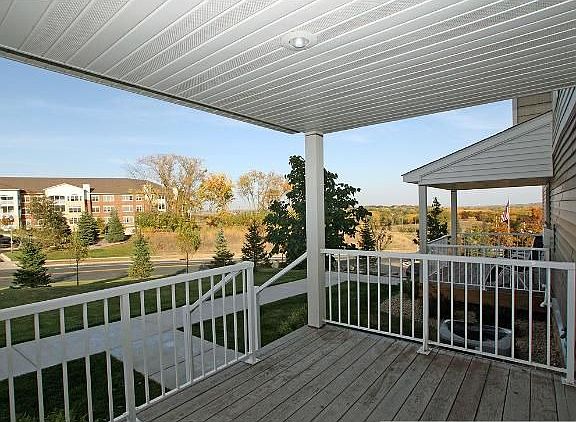 4th image of 576 Stonewood Way
