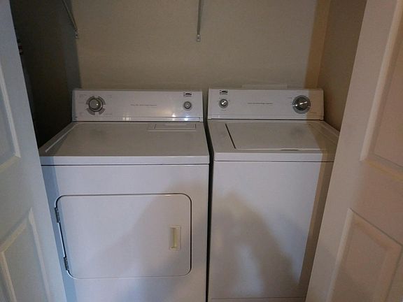 2nd image of 975 E Park Ave #0